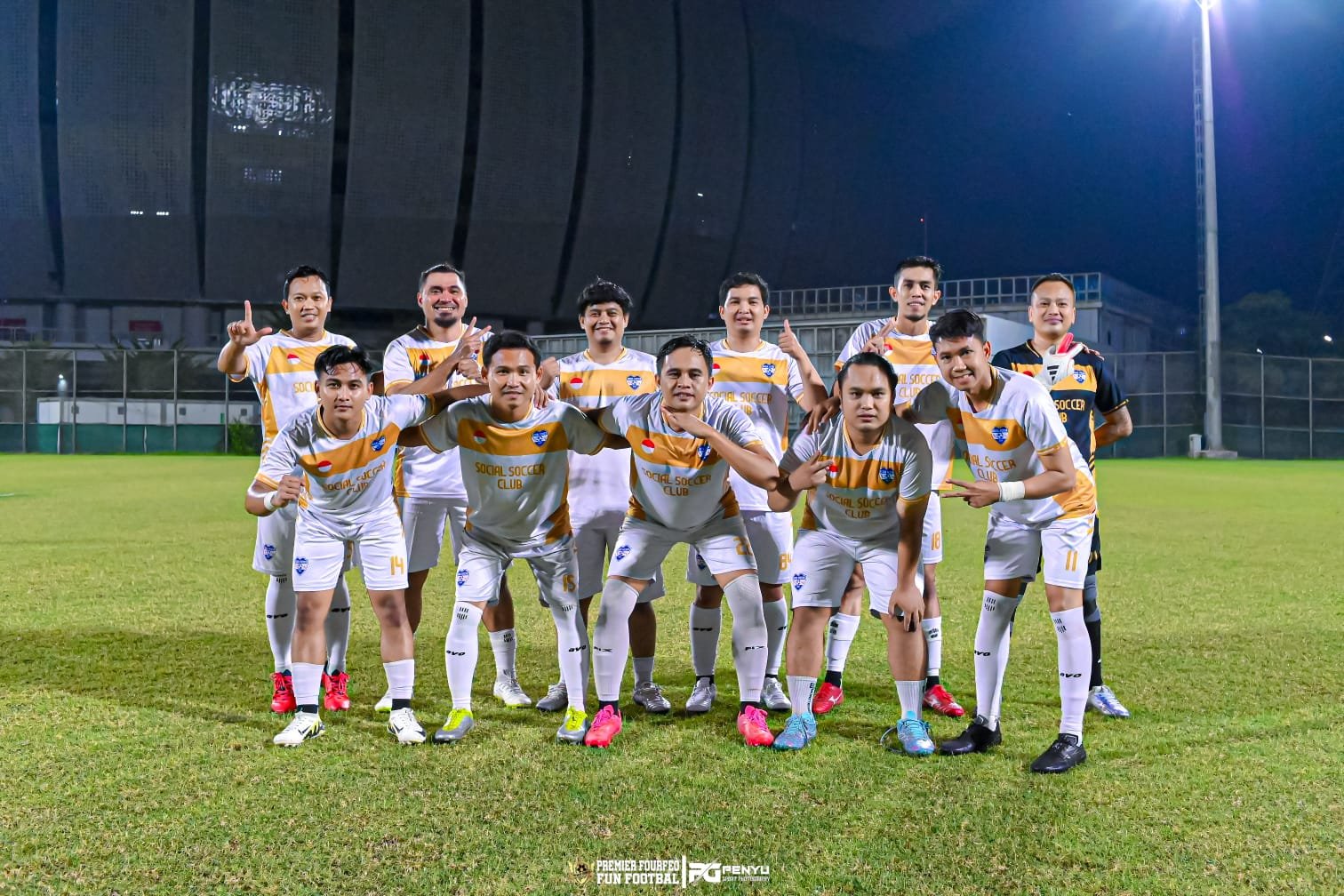 Fun football malam hari